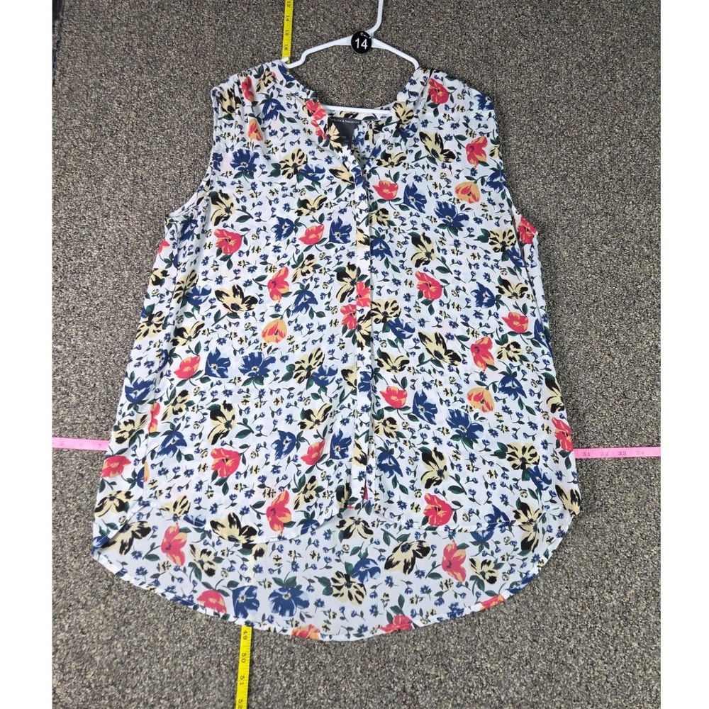 Chelsea & Theodore Blouse Womens XL White Floral Sleeveless V-Neck Pleated Back